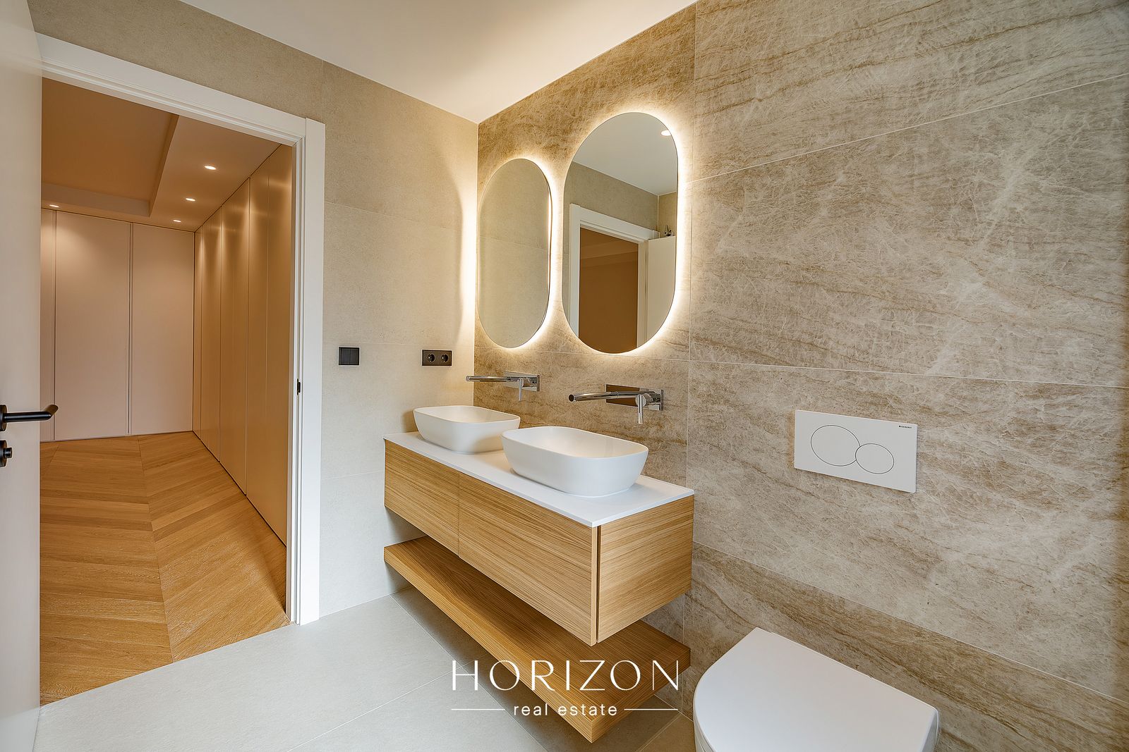 En-suite bathroom
