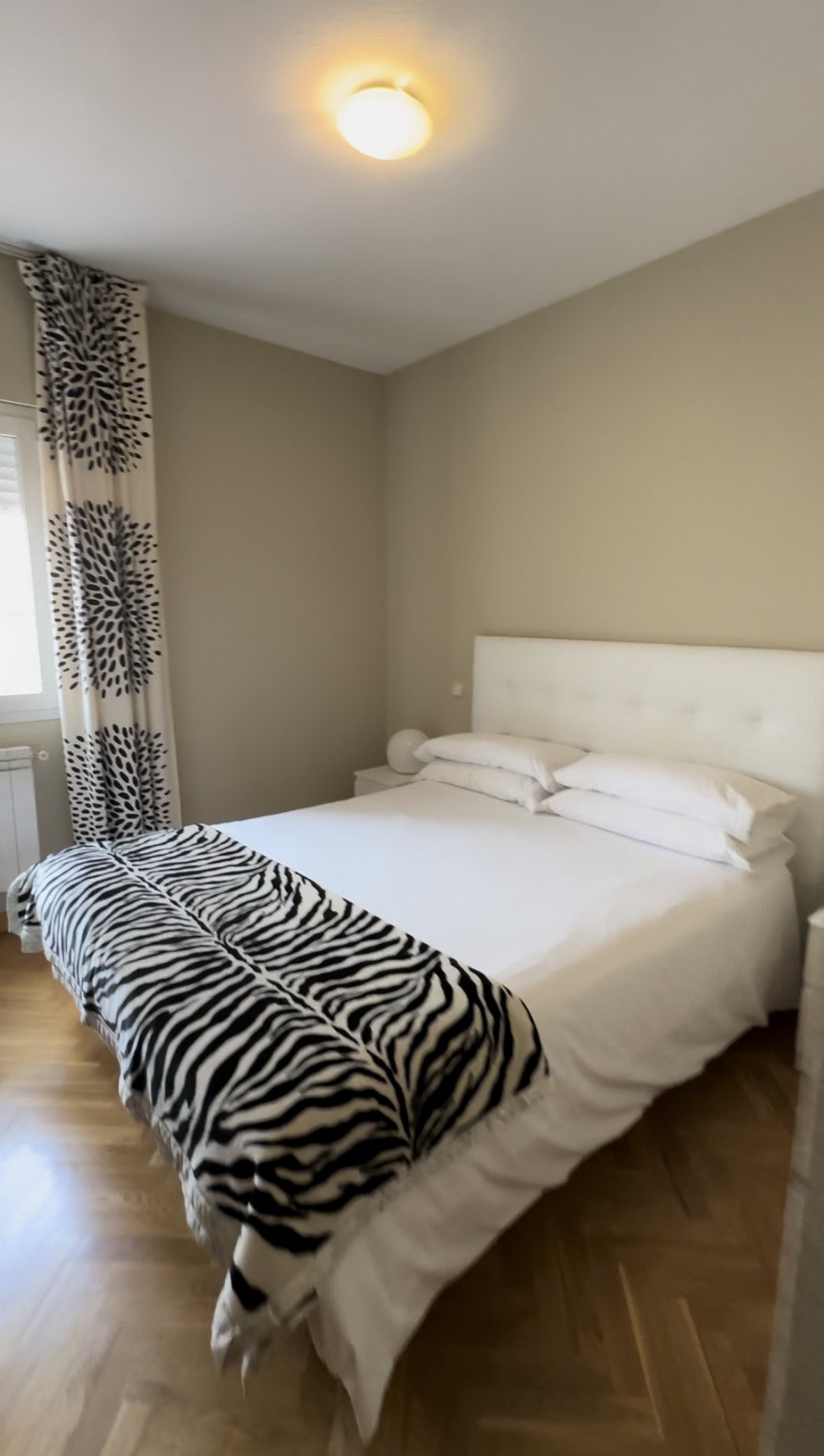 Bedroom before renovation