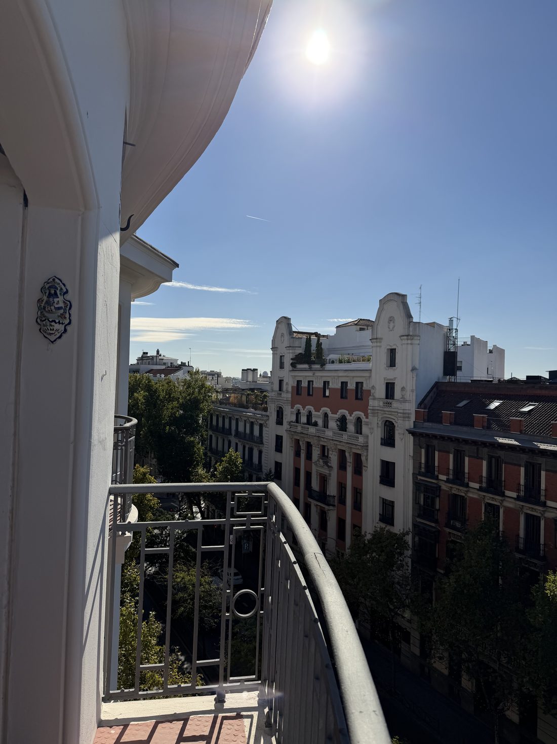 Corner balcony over Calle Sagasta